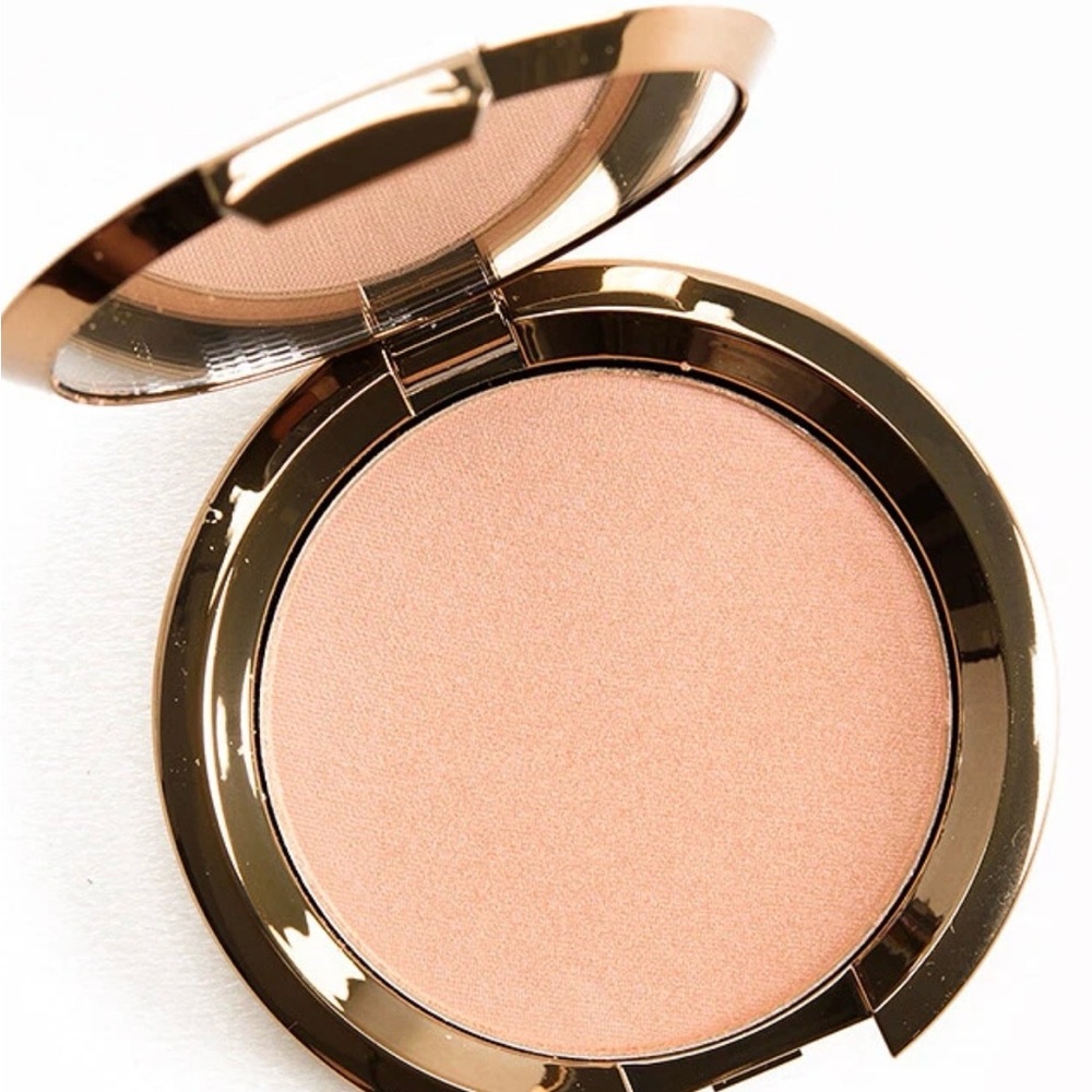 BECCA Highlighter in Radiant Gold